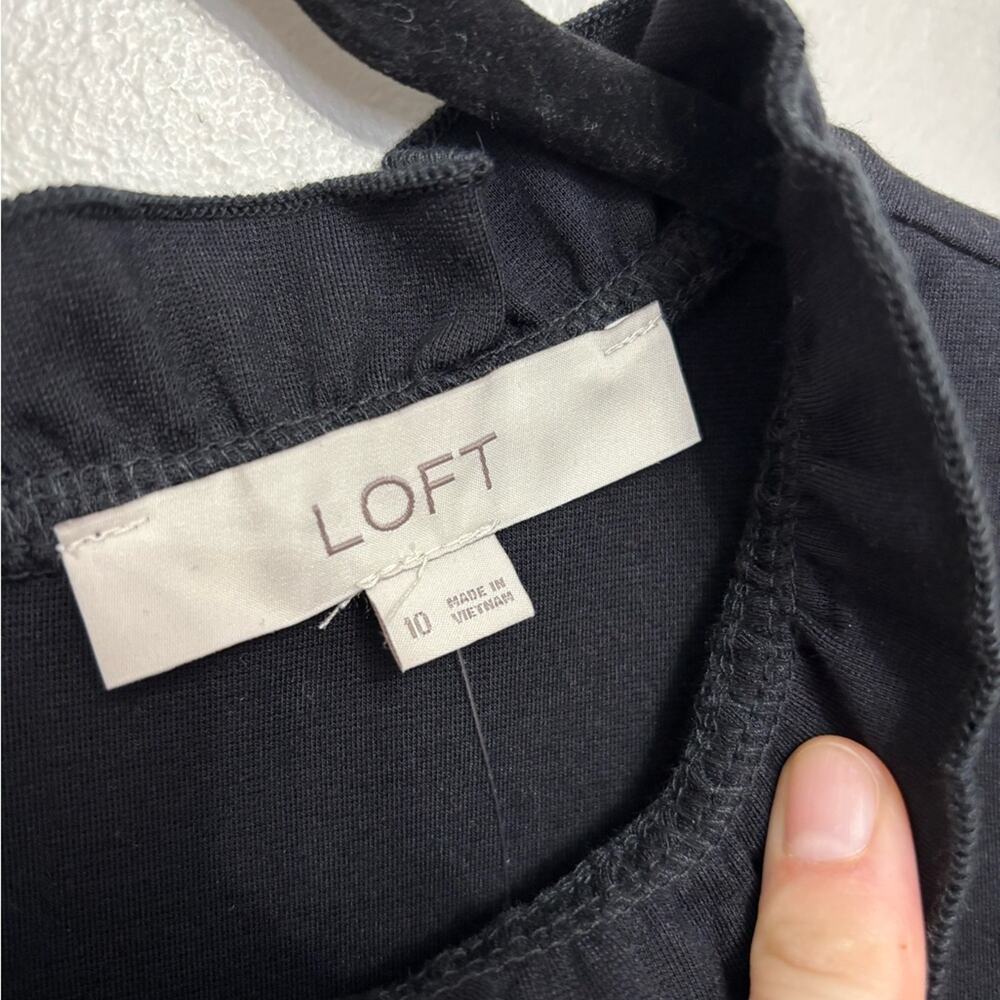 NWT LOFT Ruffle Neck Sheath Dress in Black - Size 10 - Picture 4 of 6